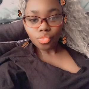 Meet your Posher, Simone